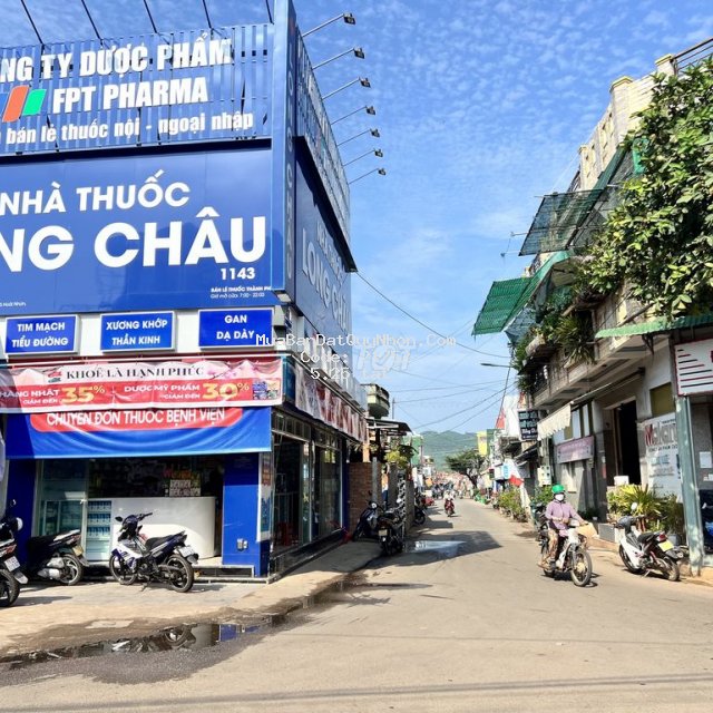 Nhà 3 tầng mặt tiền kinh doanh, ngang 9,4m, sát chợ hoài hương