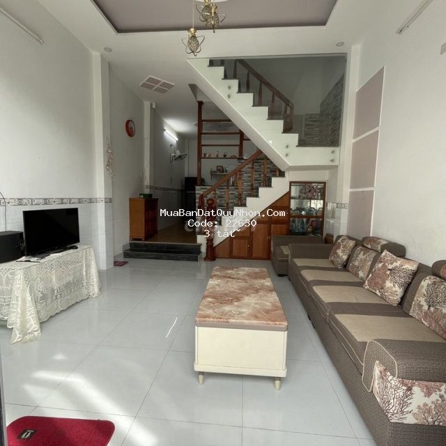 Bán nhà 3 tầng mặt tiền gần đường trần hưng đạo giá 3 tỉ Bán nhà 3 tầng mặt tiền gần đường trần hưng đạo giá 3 tỉ