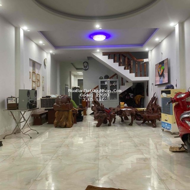 Bán nhà mặt tiền đường tây sơn