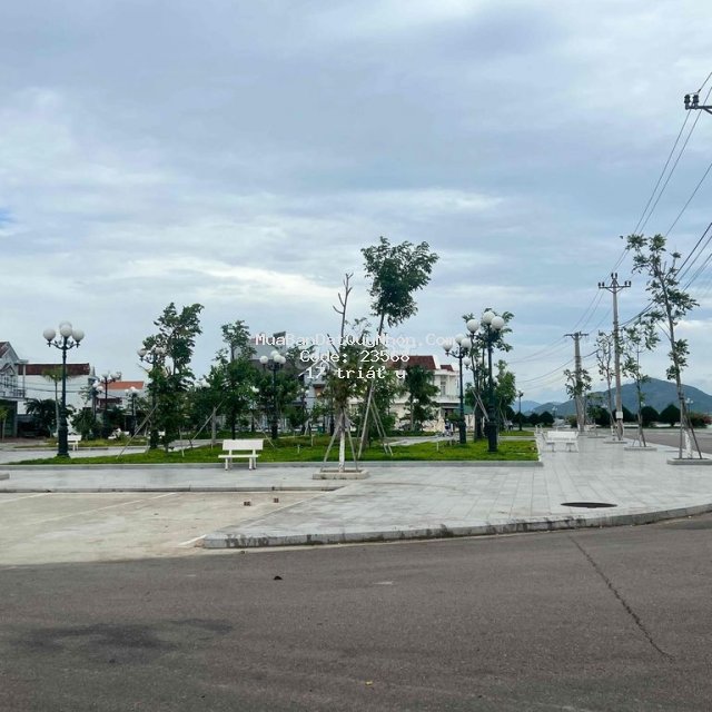 đất nền đã có sổ đỏ sang tên ngay 100m2. đường lê lợi thị trấn.