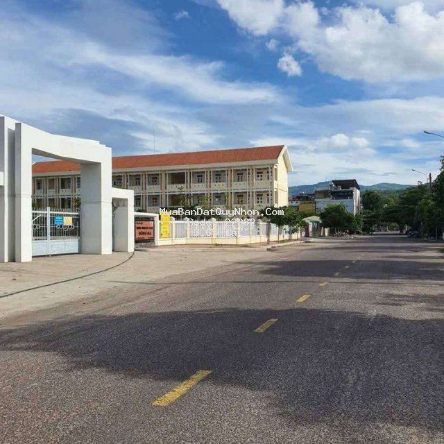 Hiếm hà thanh 1 , 77m² ngang4,5m trục chính hoàng minh thảo lộ Hiếm hà thanh 1 , 77m² ngang4,5m trục chính hoàng minh thảo lộ
