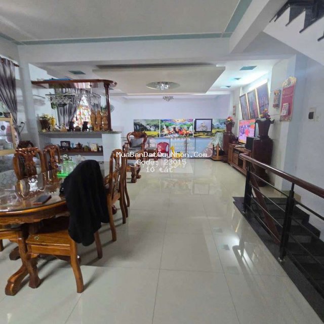 Hot hot hot bán nhà mặt tiền nguyễn thị minh khai, ngay trung tâm Hot hot hot bán nhà mặt tiền nguyễn thị minh khai, ngay trung tâm