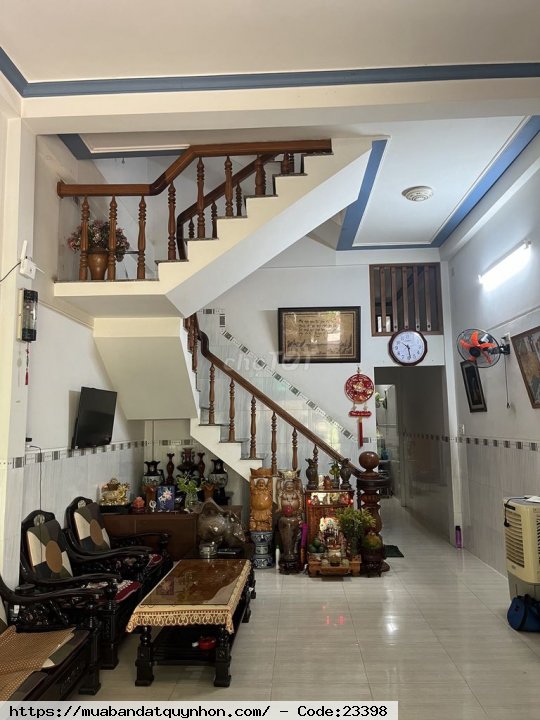 Nhà 3 tầng