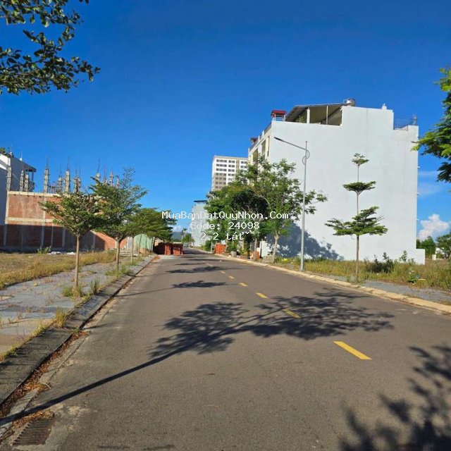 Bán lô đất sau lưng trường đại học quang trung, quy nhơn