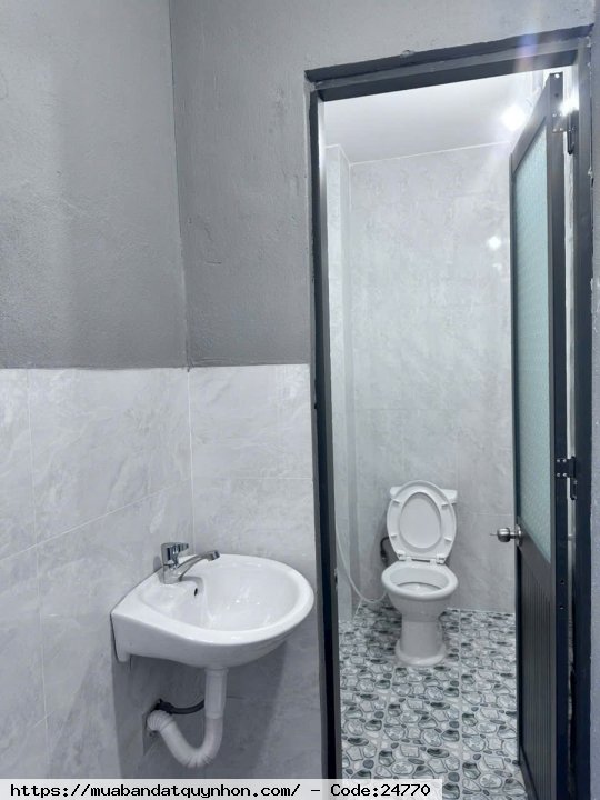 Bán Nhà Đẹp Gần Tháp Đôi Quy Nhơn - Hẻm Rộng 3.5m - 3 Phòng Ngủ - Giá Cực Tốt Bán Nhà Đẹp Gần Tháp Đôi Quy Nhơn - Hẻm Rộng 3.5m - 3 Phòng Ngủ - Giá Cực Tốt