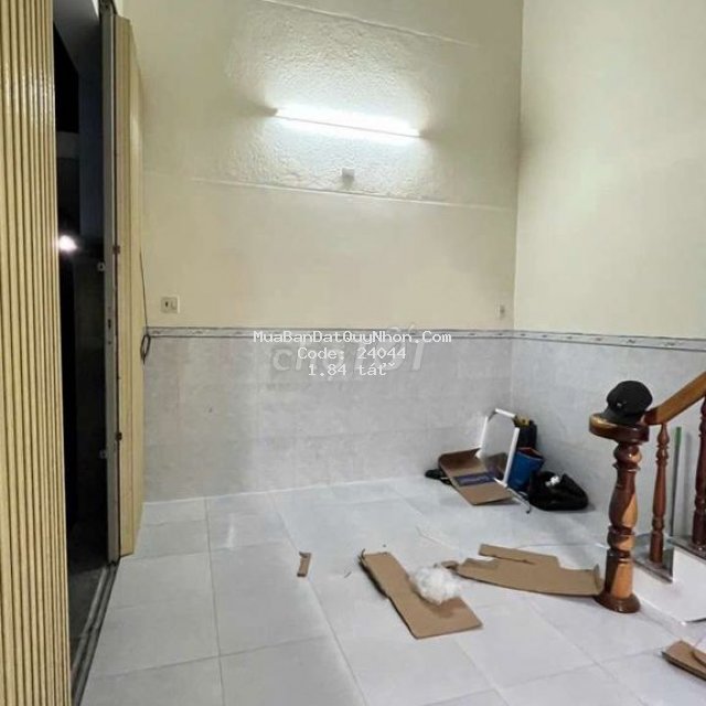 Bán nhà mê lỡ hẻm 808 trần hưng đạo  , 40,3m2 , giá 1 tỷ 850tr