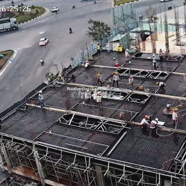 Căn shop house nằm ngay mặt tiền vòng xoay long vân kinh doanh sầm uất Căn shop house nằm ngay mặt tiền vòng xoay long vân kinh doanh sầm uất