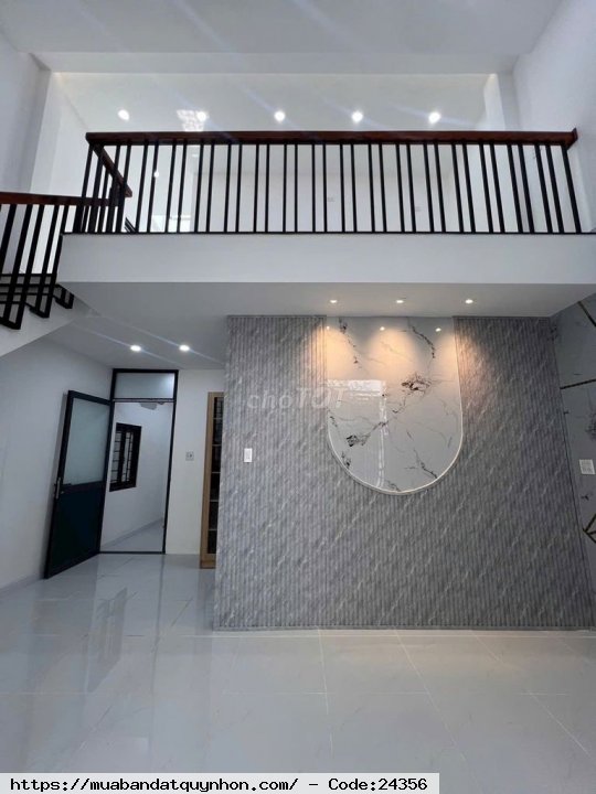 Chính chủ bán nhà hẻm phố, trung tâm tiện ích công năng đầy đủ. 