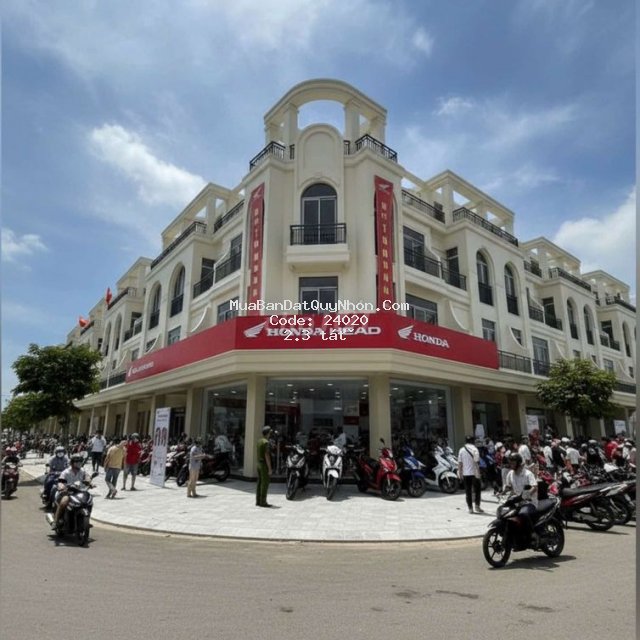 Nền góc, sau lưng biệt thự. mua ở, đầu tư, tích sản. lh: ***